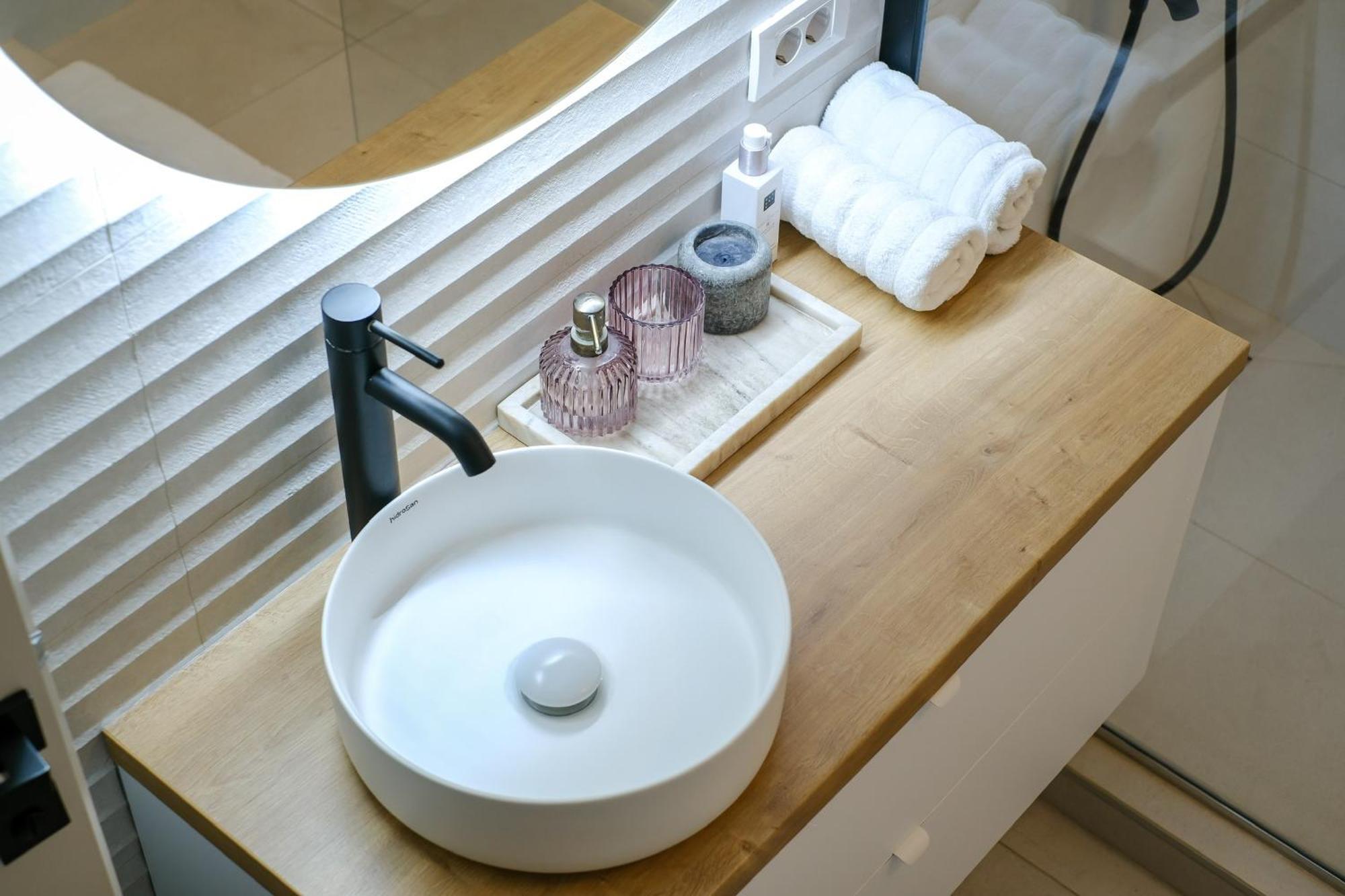 Apartment In Nis, Center! Brand-New ภายนอก รูปภาพ